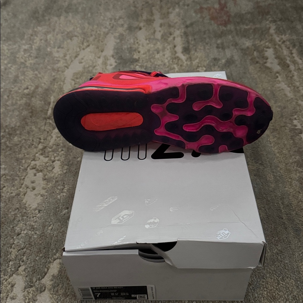 Nike Air Max 270 React Red and Pink Shoes - Picture 4 of 7